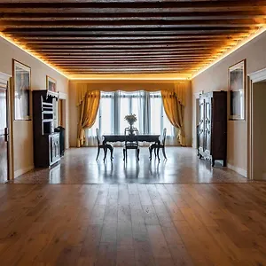 Palazzo Titti Rialto Venecia